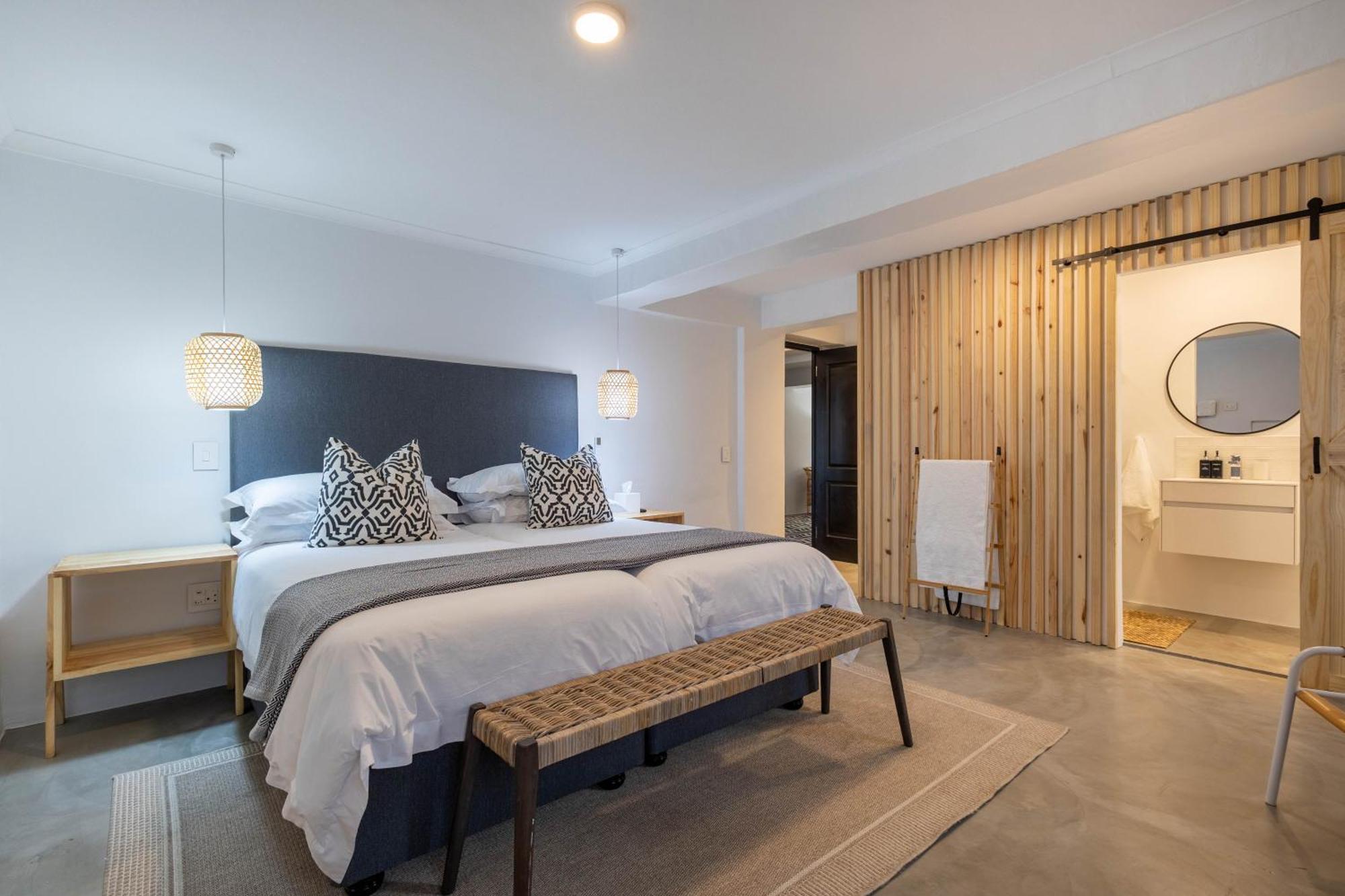 Eleven Hotel Plettenberg Bay Bagian luar foto